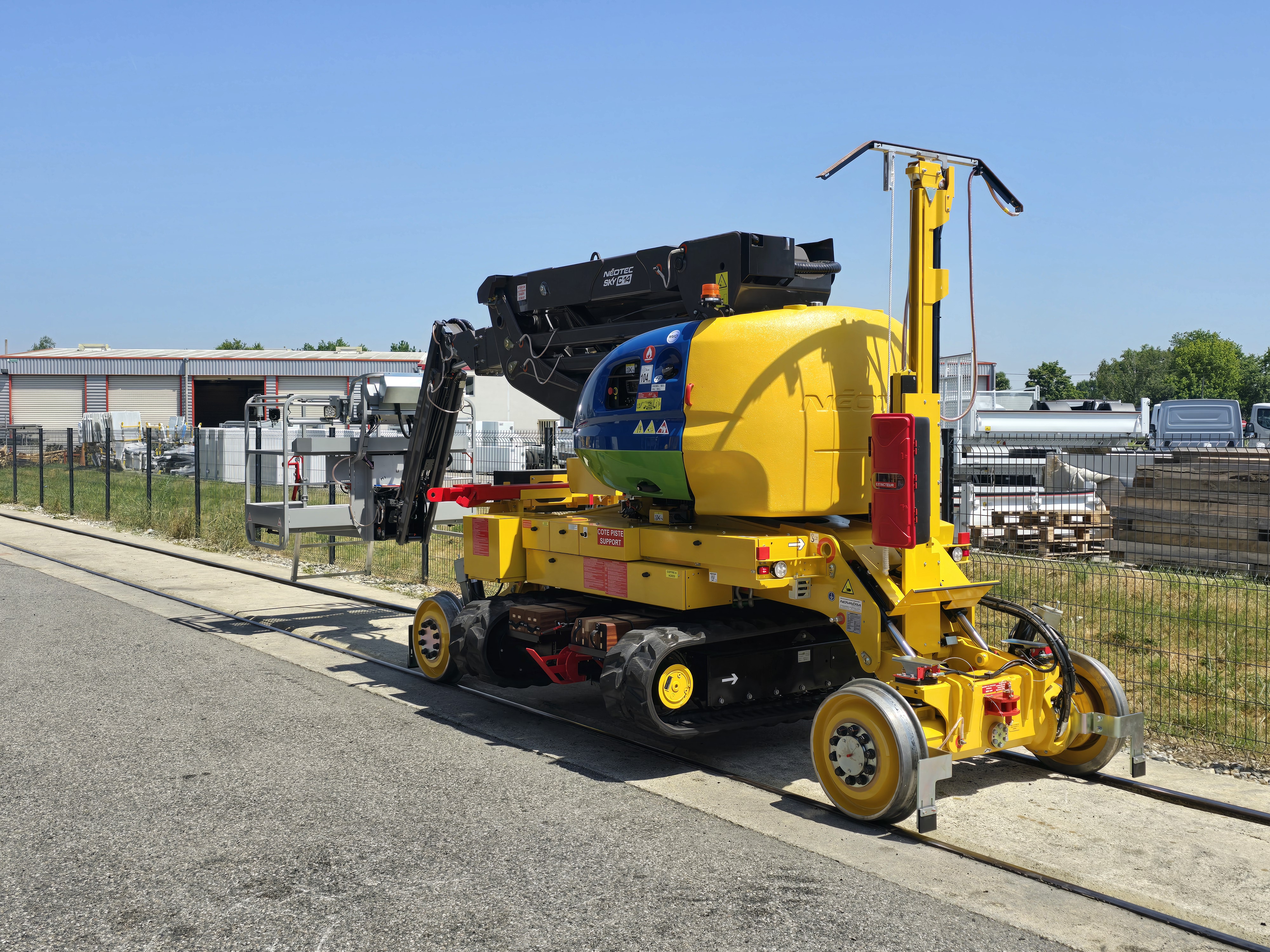 Nacelle rail-route Attirail